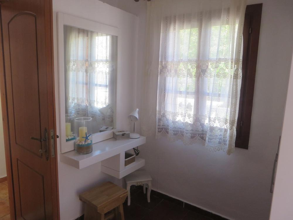 Maravelia Mare Guest House Symi Exterior photo